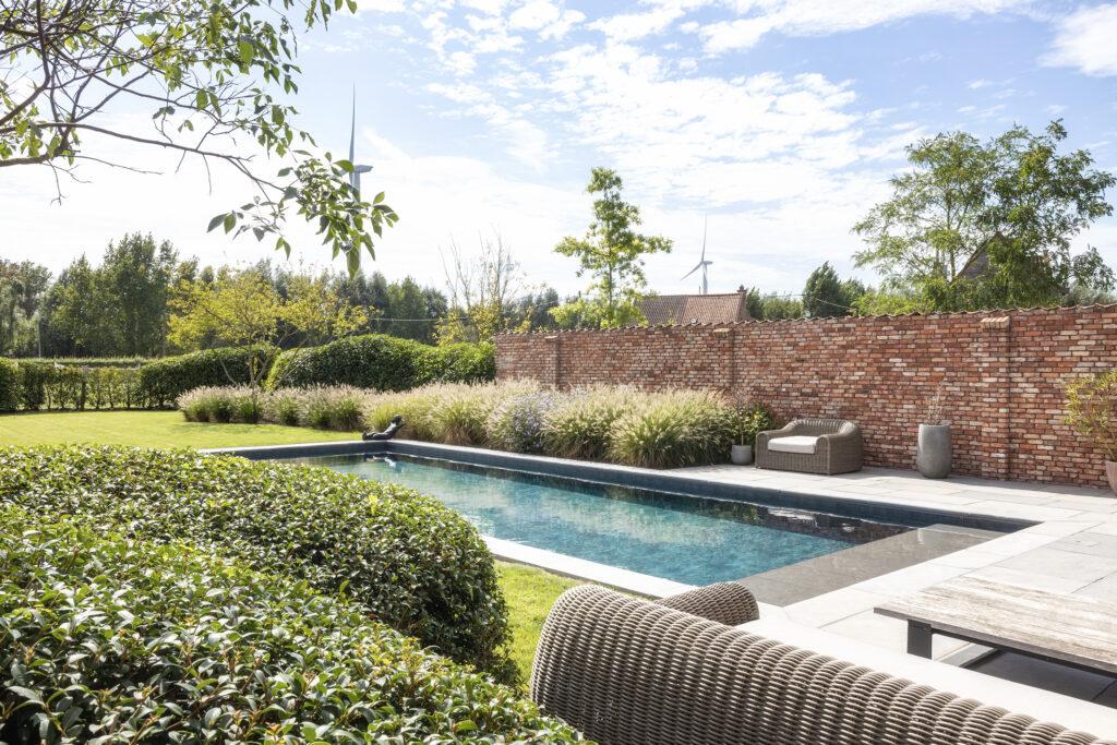 zwembad in beton met gewapende folie alkorplan Touch elegance